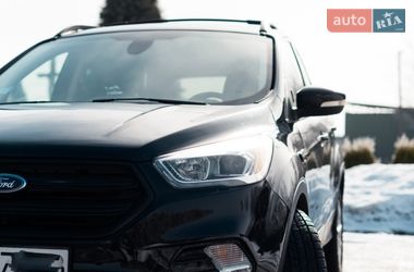 Внедорожник / Кроссовер Ford Escape 2016 в Золочеве