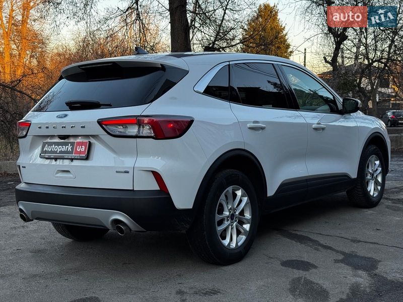 Внедорожник / Кроссовер Ford Escape 2019 в Киеве