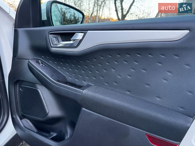 Внедорожник / Кроссовер Ford Escape 2019 в Киеве