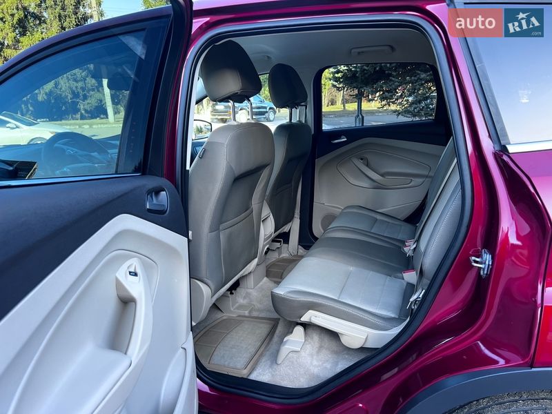 Позашляховик / Кросовер Ford Escape 2015 в Рівному