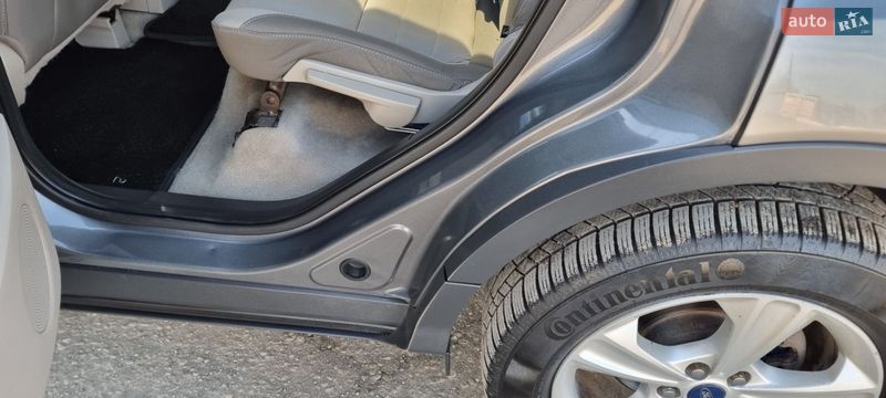 Внедорожник / Кроссовер Ford Escape 2014 в Черновцах