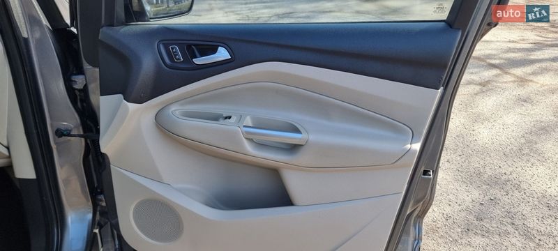 Внедорожник / Кроссовер Ford Escape 2014 в Черновцах