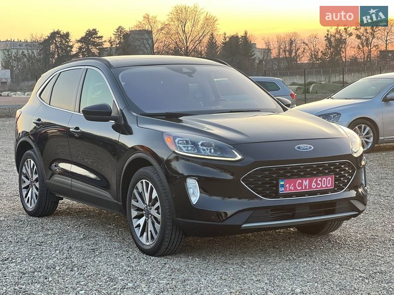 Внедорожник / Кроссовер Ford Escape 2021 в Стрые