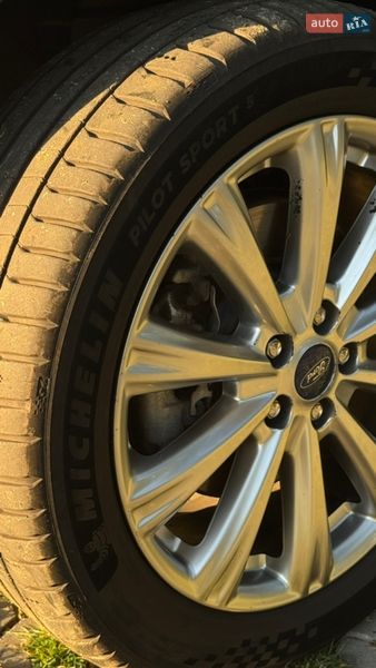 Позашляховик / Кросовер Ford Escape 2018 в Харкові