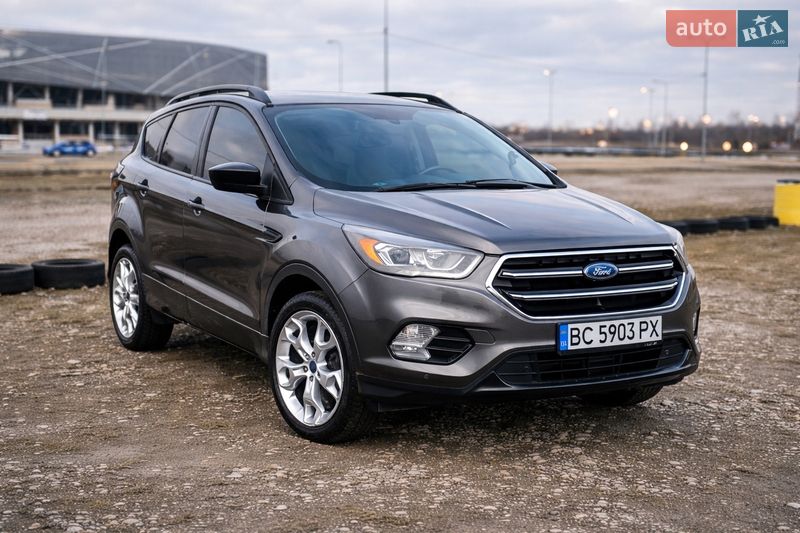 Внедорожник / Кроссовер Ford Escape 2017 в Львове
