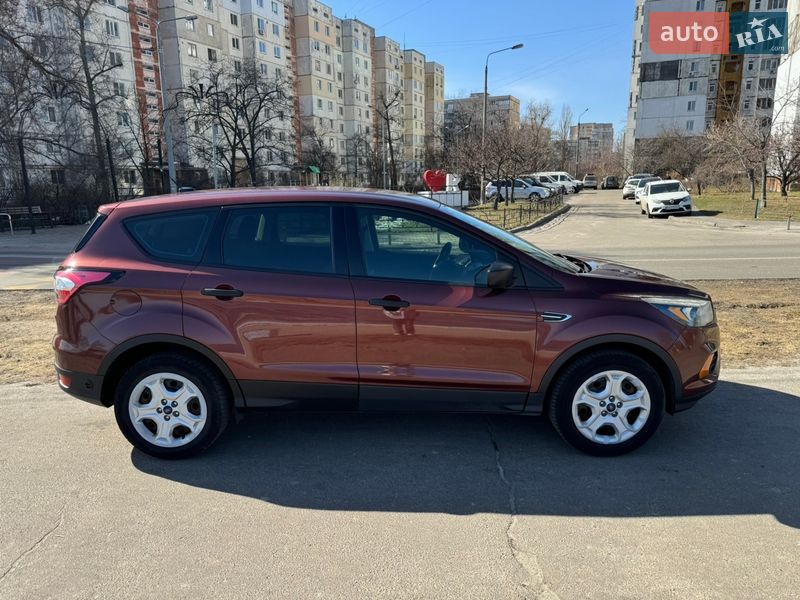 Внедорожник / Кроссовер Ford Escape 2018 в Киеве