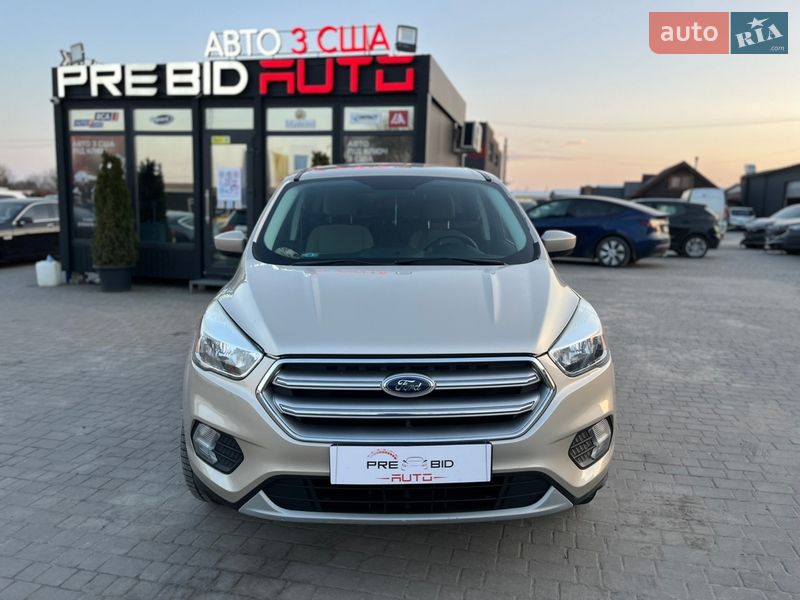 Внедорожник / Кроссовер Ford Escape 2017 в Львове