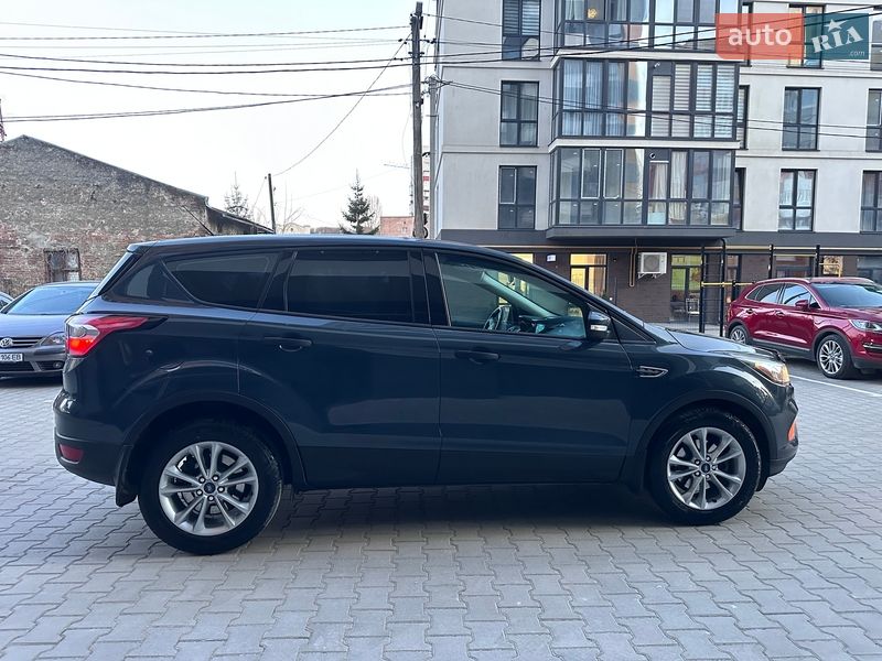Внедорожник / Кроссовер Ford Escape 2019 в Тернополе