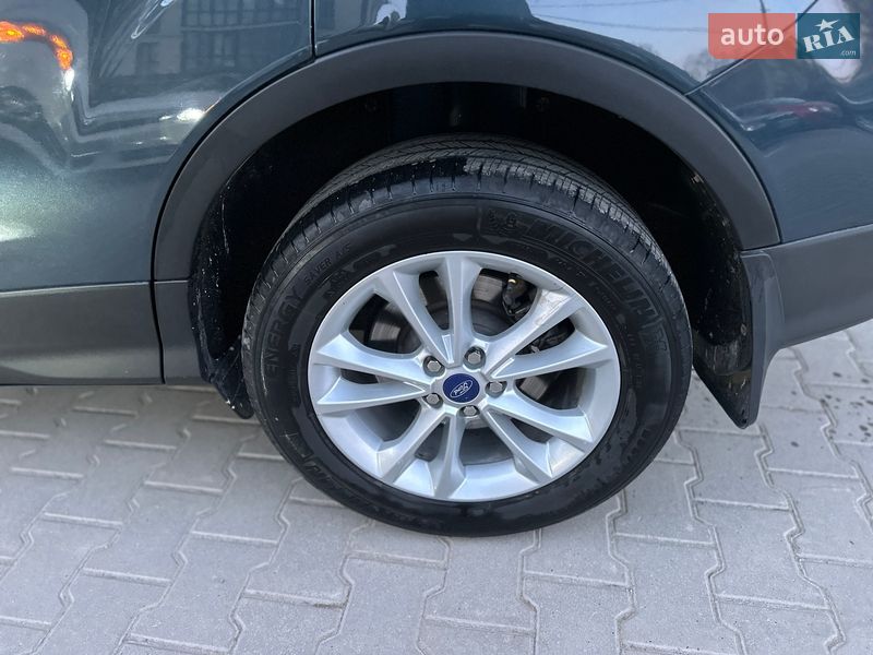 Внедорожник / Кроссовер Ford Escape 2019 в Тернополе