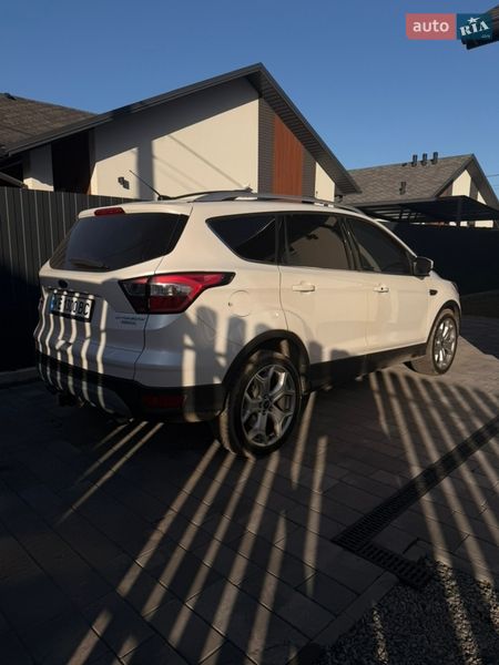 Внедорожник / Кроссовер Ford Escape 2016 в Киеве