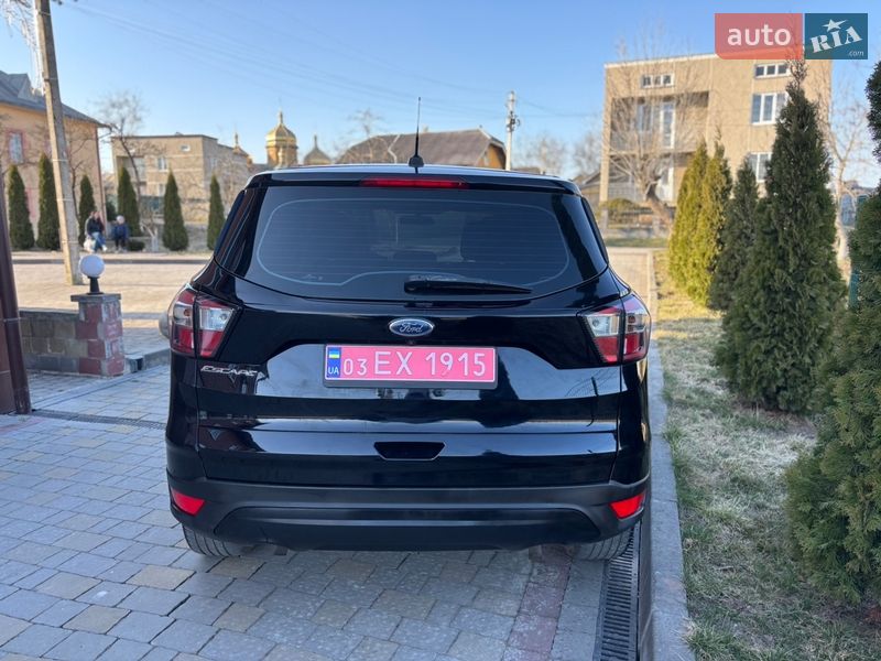 Внедорожник / Кроссовер Ford Escape 2017 в Ивано-Франковске