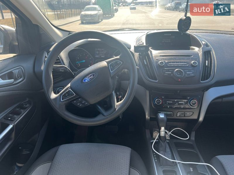 Внедорожник / Кроссовер Ford Escape 2017 в Вишневом фото 8 Внедорожник / Кроссовер Ford Escape 2017 в Вишневом