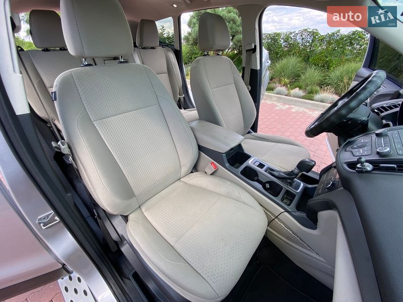Внедорожник / Кроссовер Ford Escape 2016 в Черновцах