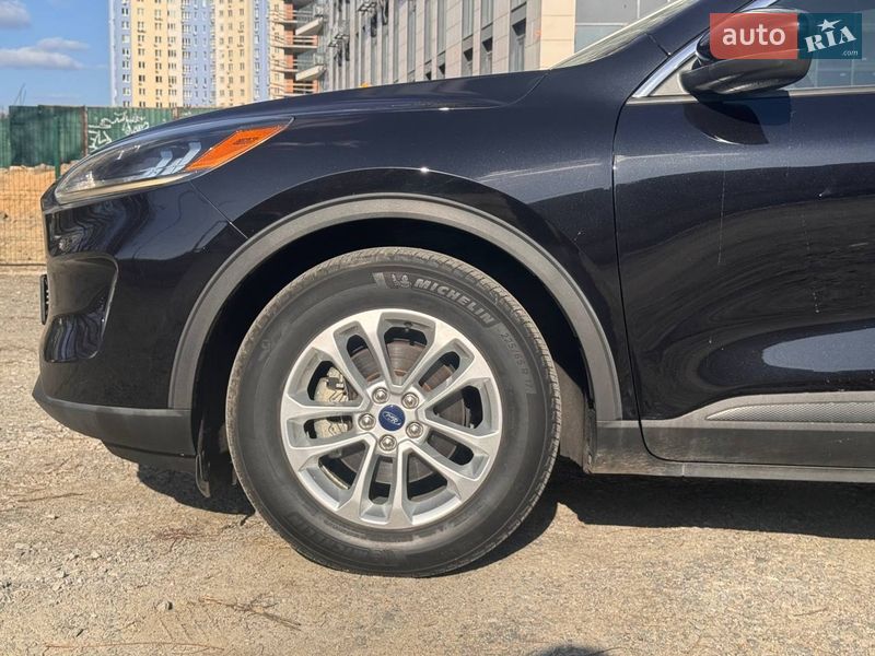 Внедорожник / Кроссовер Ford Escape 2019 в Киеве