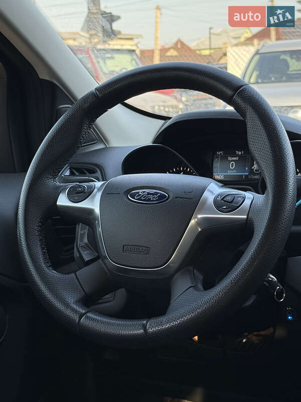 Внедорожник / Кроссовер Ford Escape 2016 в Ивано-Франковске