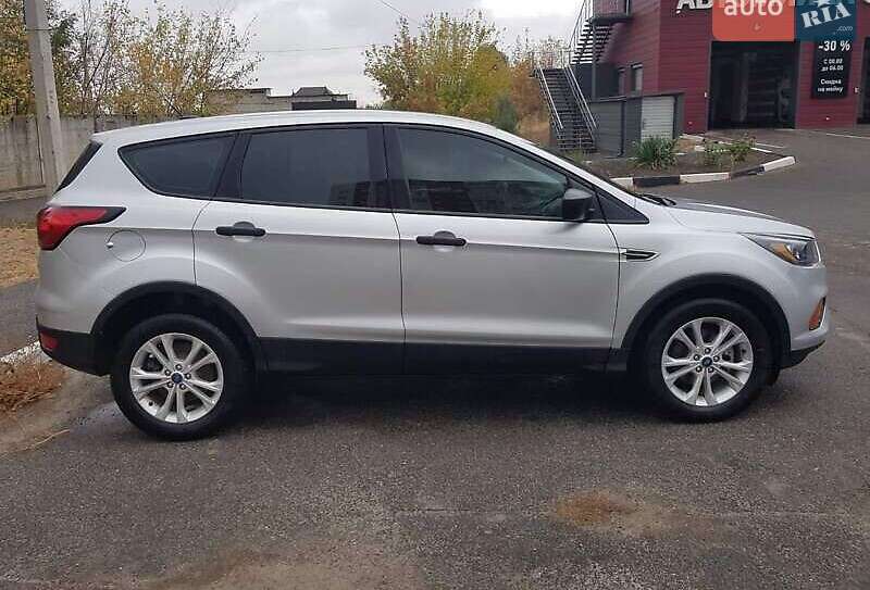 Внедорожник / Кроссовер Ford Escape 2019 в Тернополе