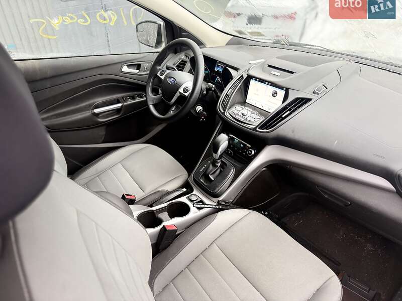Внедорожник / Кроссовер Ford Escape 2016 в Львове