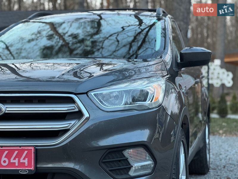 Позашляховик / Кросовер Ford Escape 2017 в Радивиліві