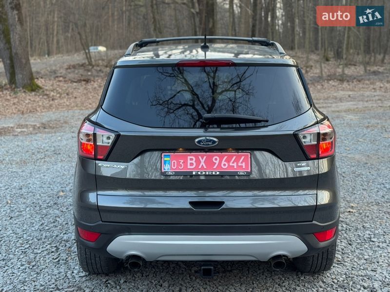 Позашляховик / Кросовер Ford Escape 2017 в Радивиліві