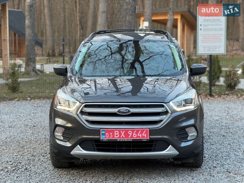 Позашляховик / Кросовер Ford Escape 2017 в Радивиліві