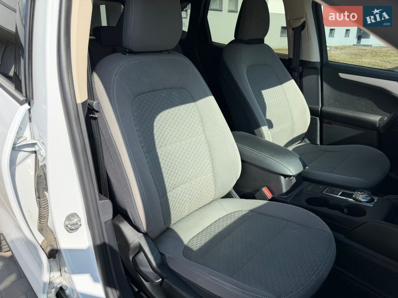 Позашляховик / Кросовер Ford Escape 2019 в Черкасах фото 24 Позашляховик / Кросовер Ford Escape 2019 в Черкасах