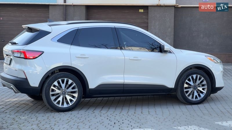 Внедорожник / Кроссовер Ford Escape 2021 в Ивано-Франковске