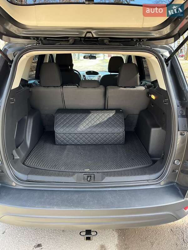 Внедорожник / Кроссовер Ford Escape 2015 в Черновцах
