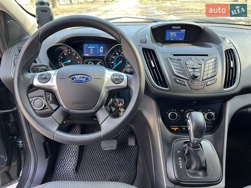 Внедорожник / Кроссовер Ford Escape 2015 в Черновцах
