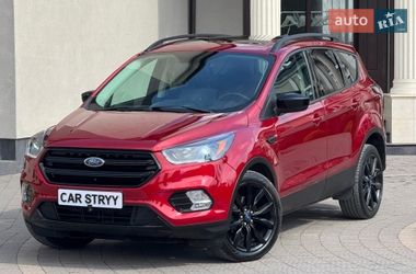 Внедорожник / Кроссовер Ford Escape 2017 в Стрые