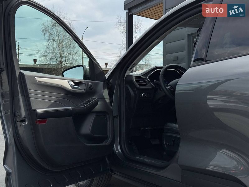 Внедорожник / Кроссовер Ford Escape 2021 в Ровно