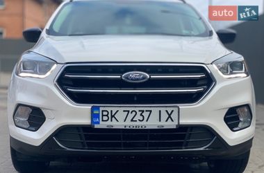 Внедорожник / Кроссовер Ford Escape 2016 в Сарнах