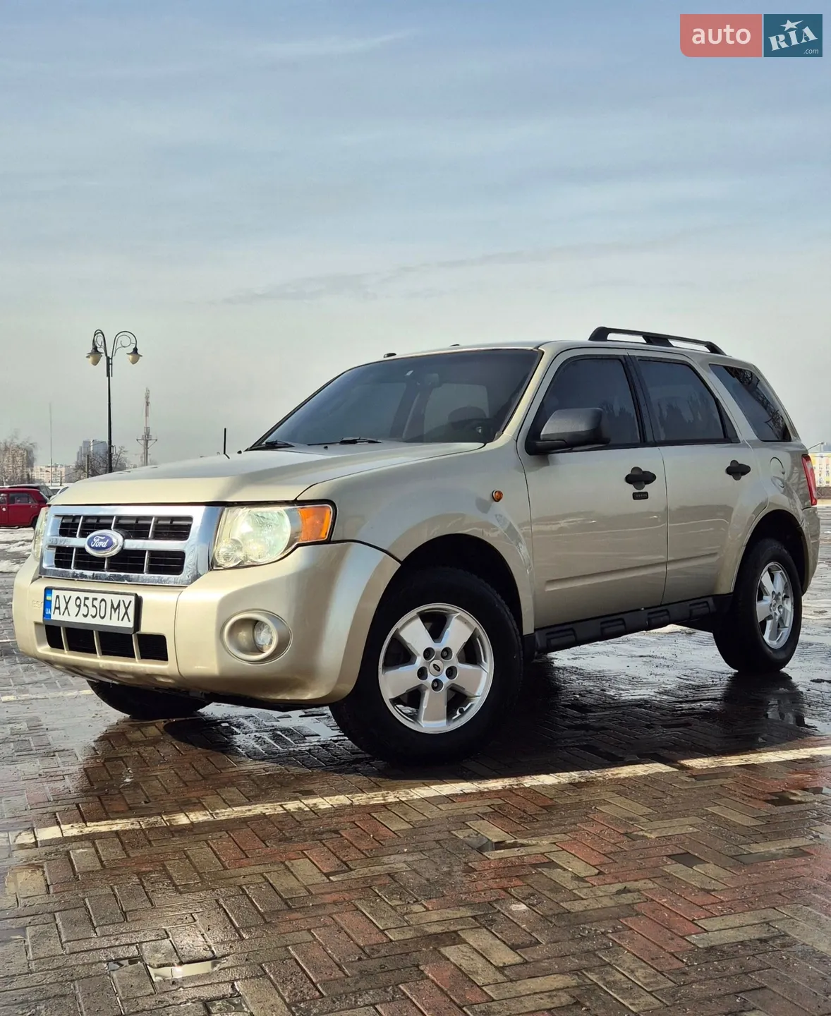 2011 Ford Escape - фото 1
