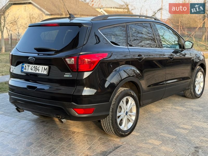 Внедорожник / Кроссовер Ford Escape 2019 в Ивано-Франковске