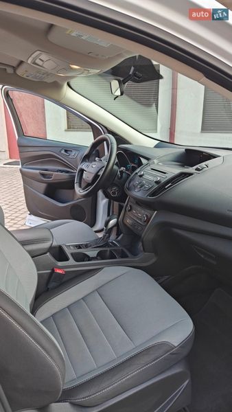 Внедорожник / Кроссовер Ford Escape 2017 в Львове
