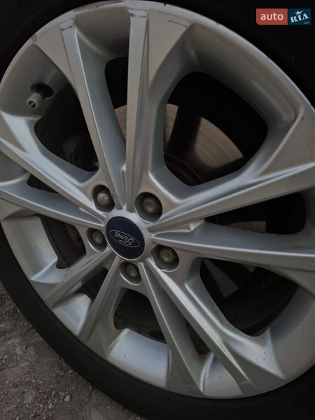 Позашляховик / Кросовер Ford Escape 2017 в Дніпрі