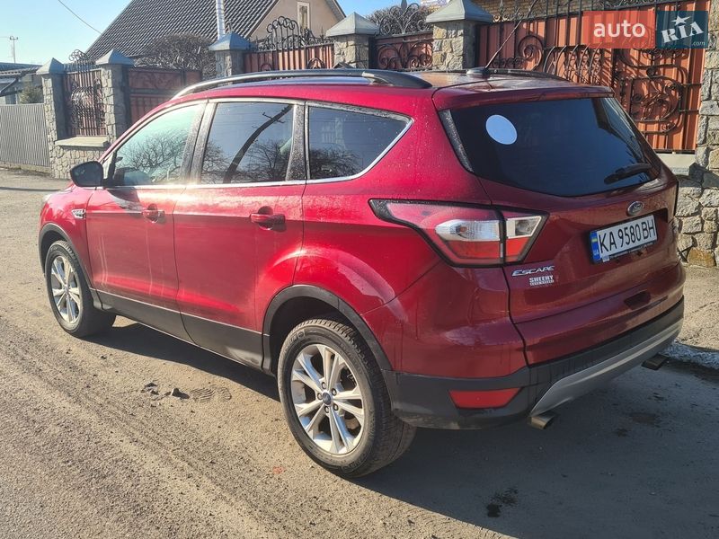 Внедорожник / Кроссовер Ford Escape 2017 в Сквире