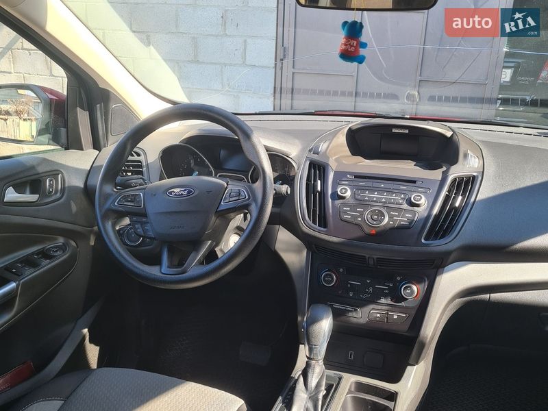 Внедорожник / Кроссовер Ford Escape 2017 в Сквире