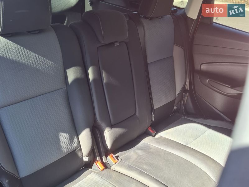 Внедорожник / Кроссовер Ford Escape 2017 в Сквире