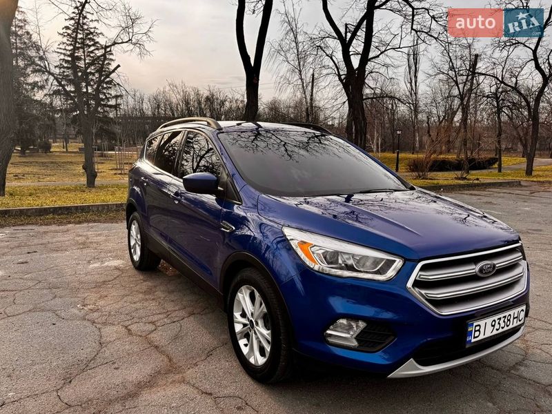 Внедорожник / Кроссовер Ford Escape 2017 в Кривом Роге