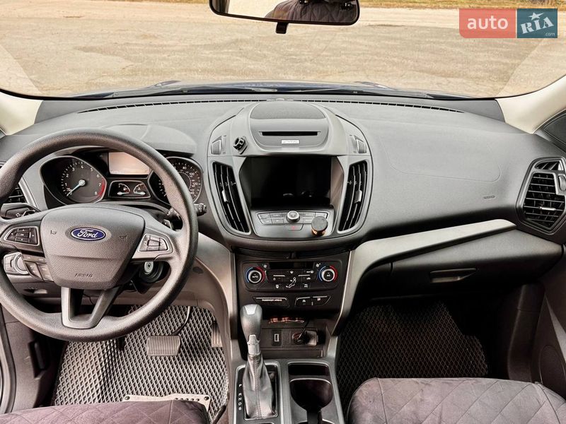 Внедорожник / Кроссовер Ford Escape 2017 в Кривом Роге
