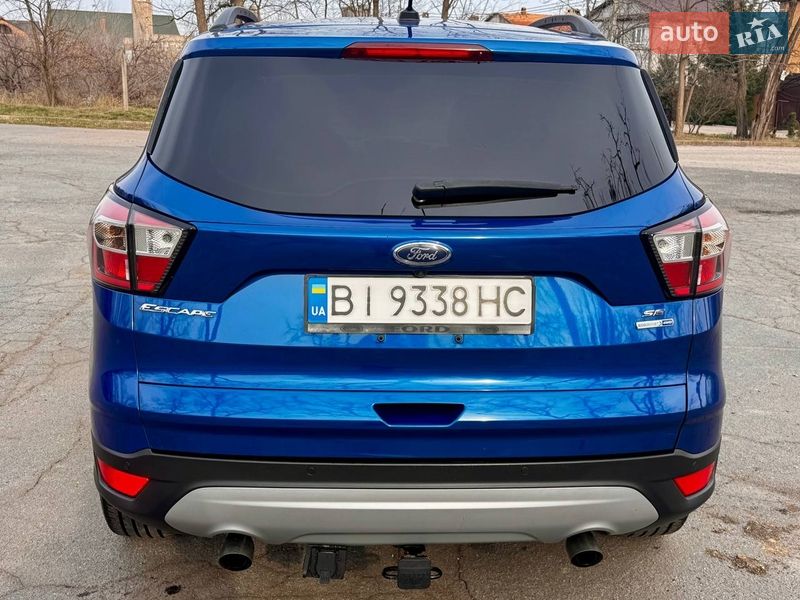 Внедорожник / Кроссовер Ford Escape 2017 в Кривом Роге