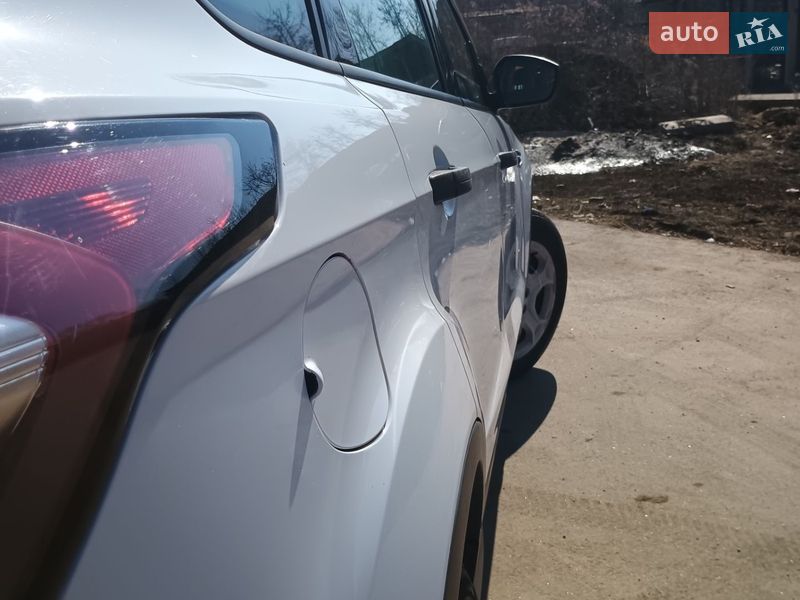 Внедорожник / Кроссовер Ford Escape 2016 в Чернигове