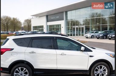 Внедорожник / Кроссовер Ford Escape 2019 в Новом Буге
