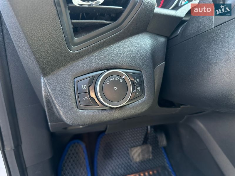 Позашляховик / Кросовер Ford Escape 2019 в Ніжині фото 33 Позашляховик / Кросовер Ford Escape 2019 в Ніжині
