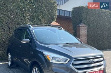 Внедорожник / Кроссовер Ford Escape 2017 в Львове
