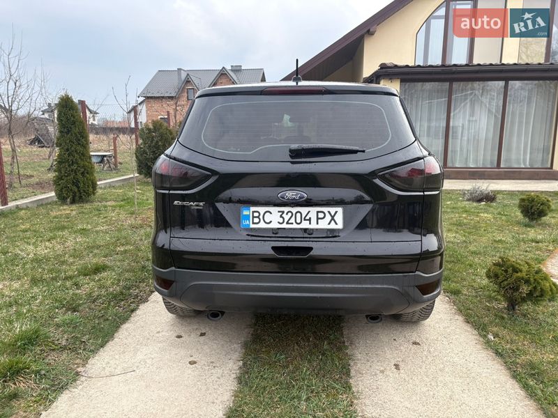 Внедорожник / Кроссовер Ford Escape 2016 в Стрые