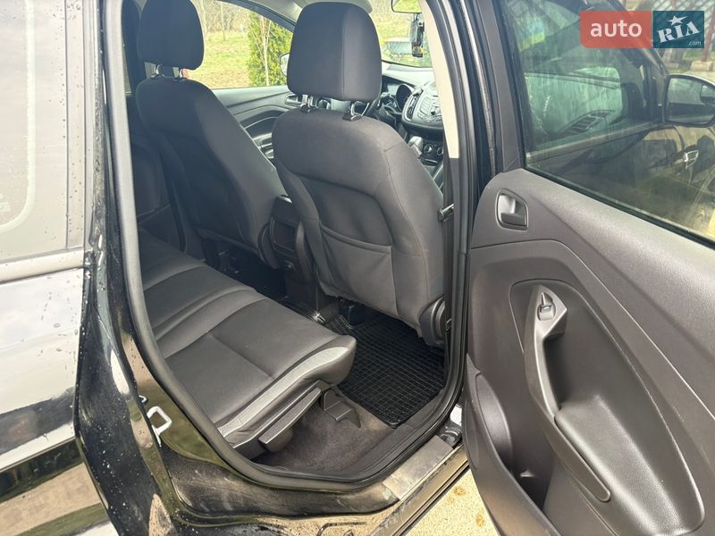 Внедорожник / Кроссовер Ford Escape 2016 в Стрые