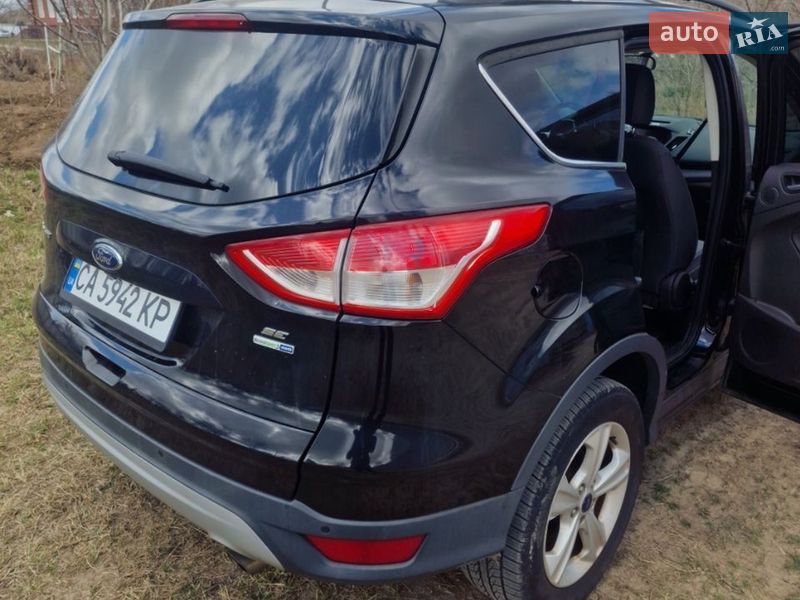 Позашляховик / Кросовер Ford Escape 2015 в Умані