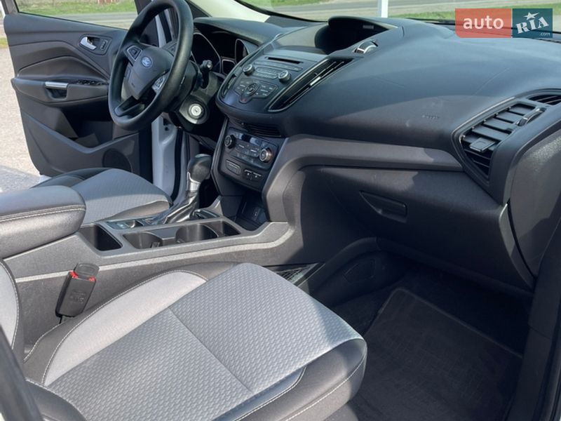 Позашляховик / Кросовер Ford Escape 2016 в Дубні фото 12 Позашляховик / Кросовер Ford Escape 2016 в Дубні