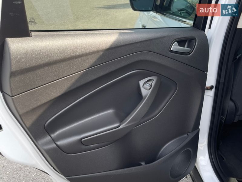Позашляховик / Кросовер Ford Escape 2016 в Дубні фото 17 Позашляховик / Кросовер Ford Escape 2016 в Дубні